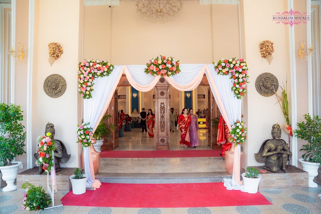 Hall view 4