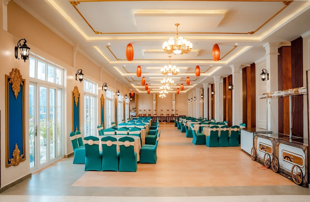 Hall view 5